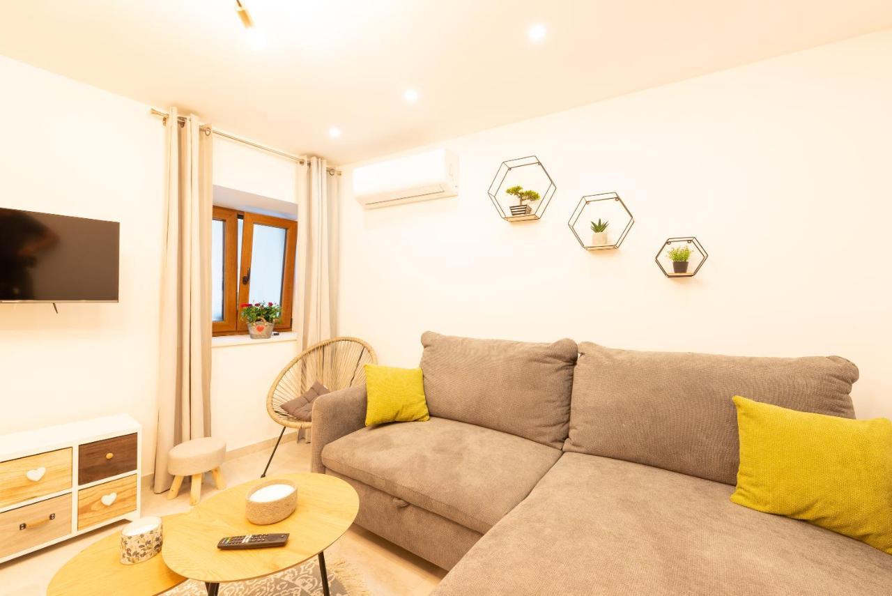 Apartment Olive Kaštela Εξωτερικό φωτογραφία